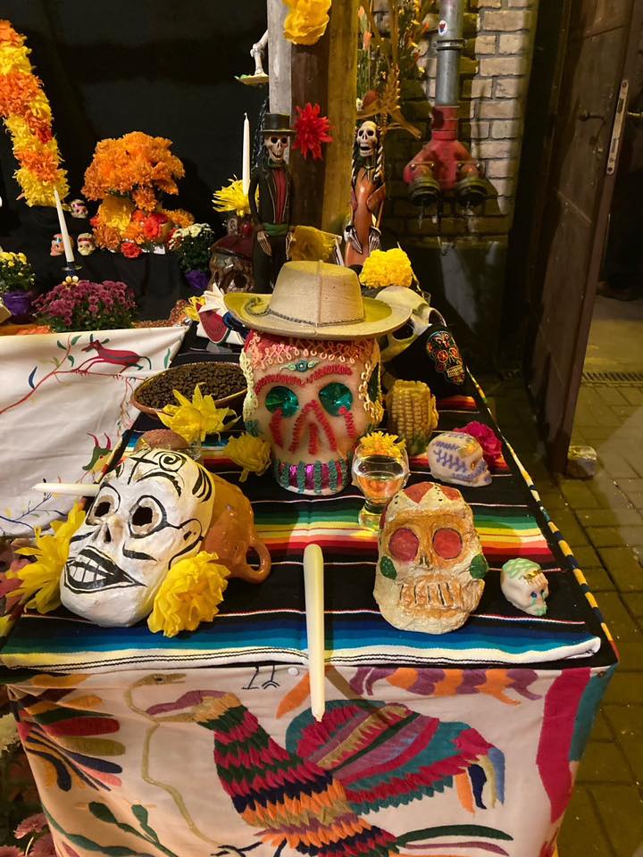 5. Nov 2023 | Sketch-Treffen beim “Mexikanischen Totenfest – Día de Muertos” im Humboldt Forum