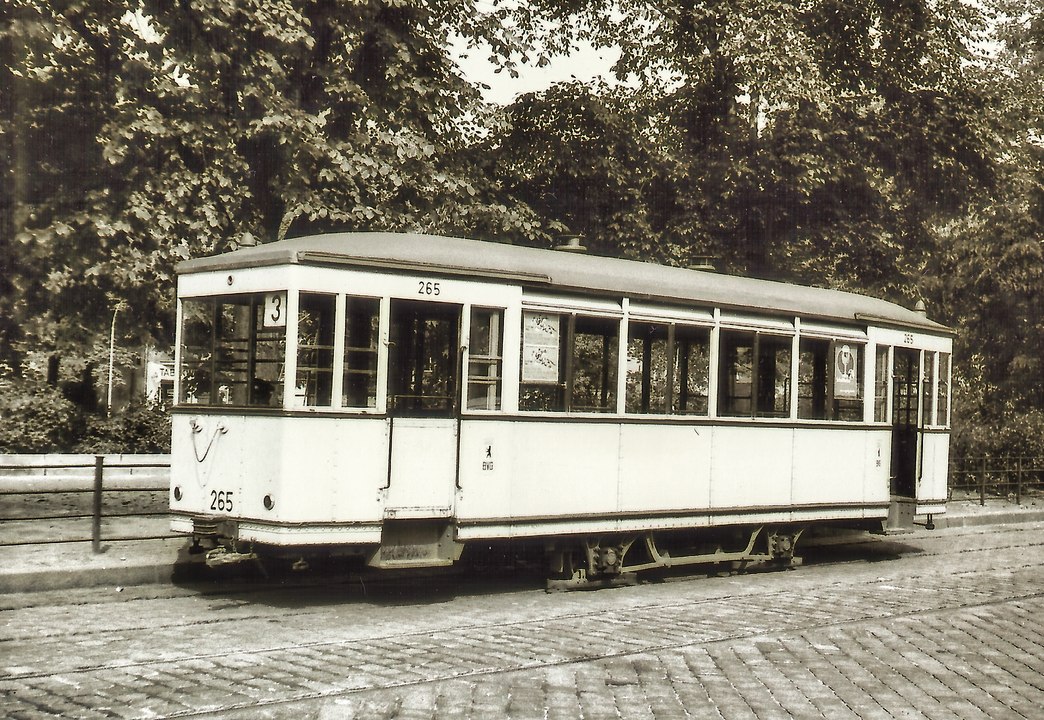 8. Feb. 2025 / Zeichnen im Straßenbahnmuseum Berlin